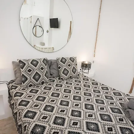 Eris Adamantas (Milos)