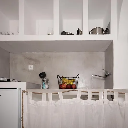 Eris * Adamantas (Milos)